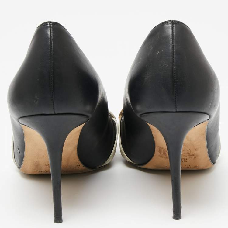 Pre Owned Manolo Blahnik Black/Off-White Leather Pointed-Toe Pumps Size 37.5