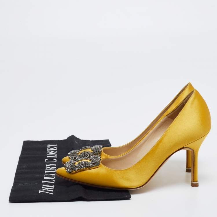 Pre Owned Manolo Blahnik Yellow Satin Hangisi  Pumps Size 35.5