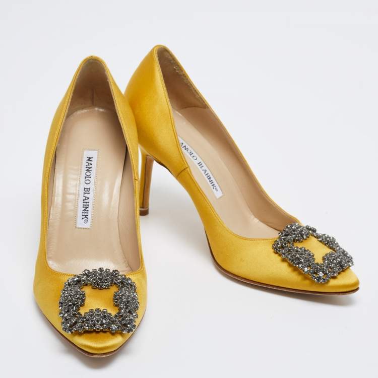Pre Owned Manolo Blahnik Yellow Satin Hangisi  Pumps Size 35.5