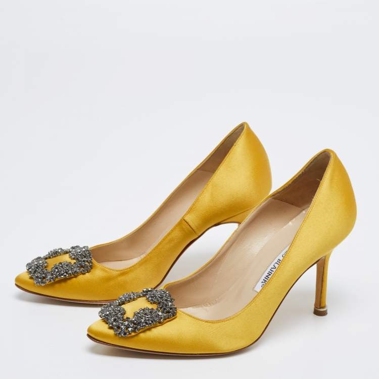 Pre Owned Manolo Blahnik Yellow Satin Hangisi  Pumps Size 35.5