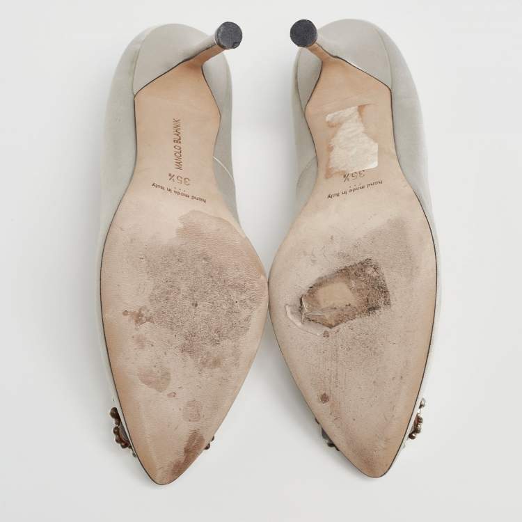 Pre Owned Manolo Blahnik Grey Satin Hangisi Pearl Embellished Pumps Size 35.5