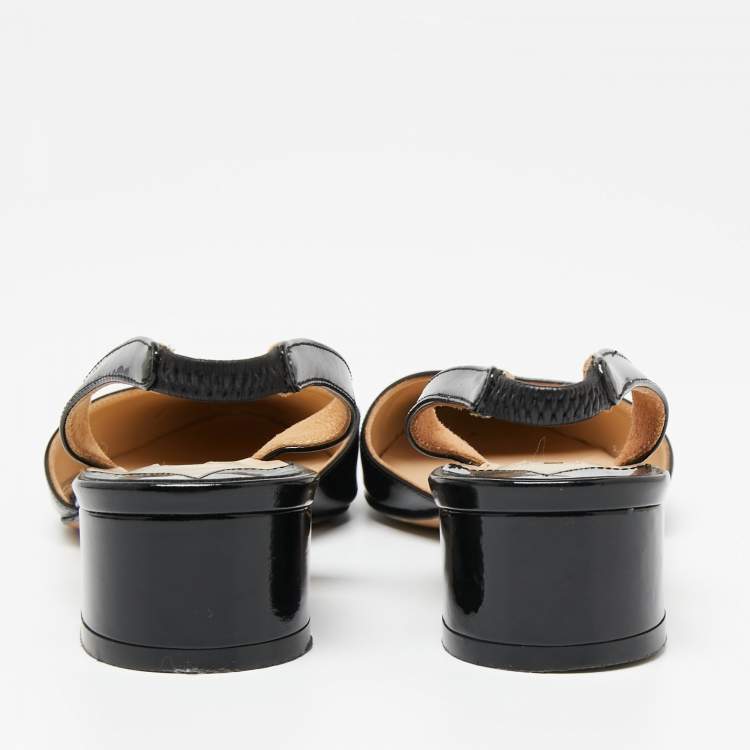 مملوكة مسبقًا Manolo Blahnik Black Patent Leather Aspro Slingback Pumps Size 35