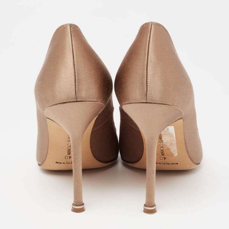Pre Owned Manolo Blahnik Taupe Satin Hangisi Pumps Size 40