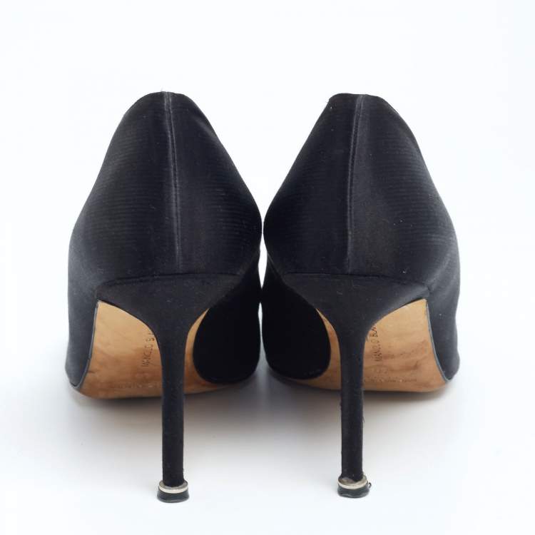 Pre Owned Manolo Blahnik Black Satin Hangisi Pumps Size 40