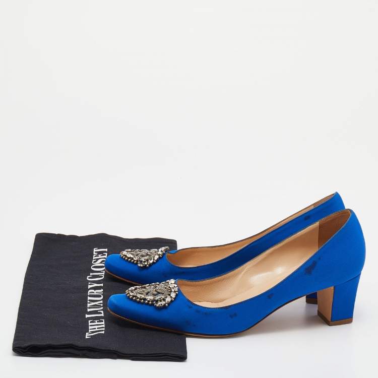 Pre Owned Manolo Blahnik Blue Satin Okkato Crystal Embellished Pumps Size 39