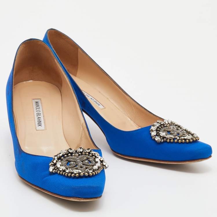Pre Owned Manolo Blahnik Blue Satin Okkato Crystal Embellished Pumps Size 39