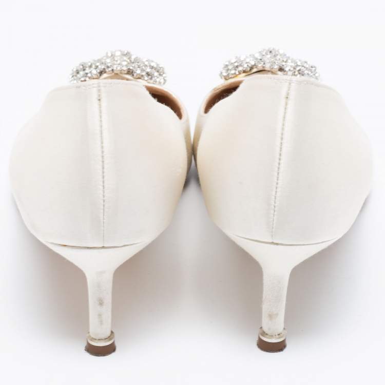 Pre Owned Manolo Blahnik Ivory Satin Hangisi Pumps Size 39.5