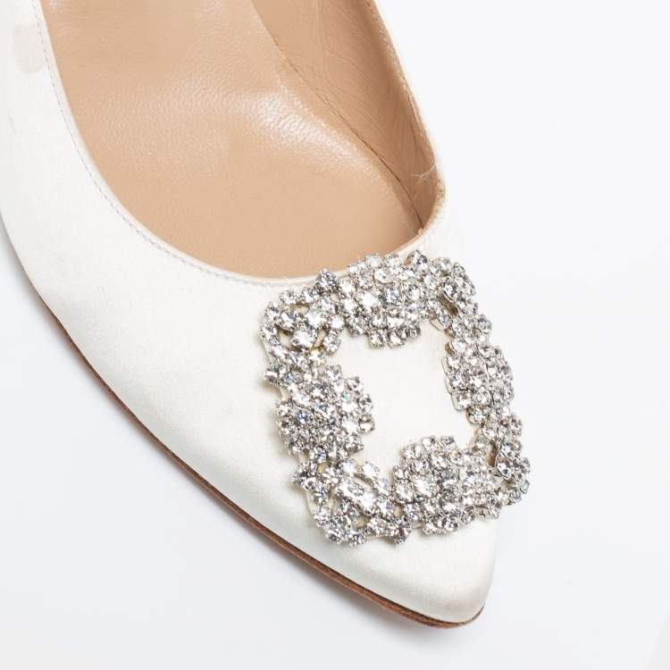Pre Owned Manolo Blahnik Ivory Satin Hangisi Pumps Size 39.5