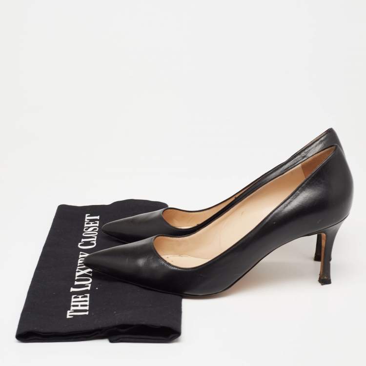 مملوكة مسبقًا Manolo Blahnik Black Leather BB Pointed Toe Pumps Size 38
