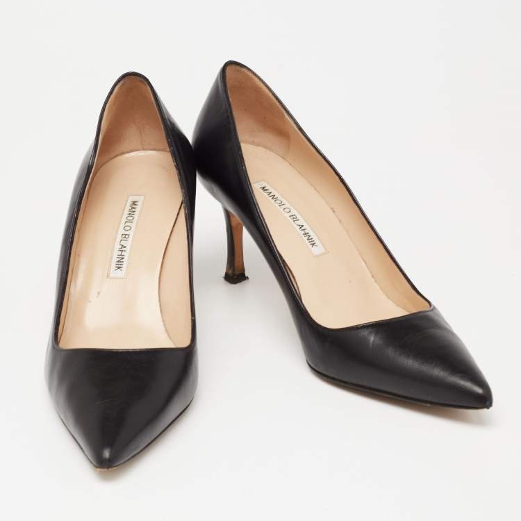 مملوكة مسبقًا Manolo Blahnik Black Leather BB Pointed Toe Pumps Size 38
