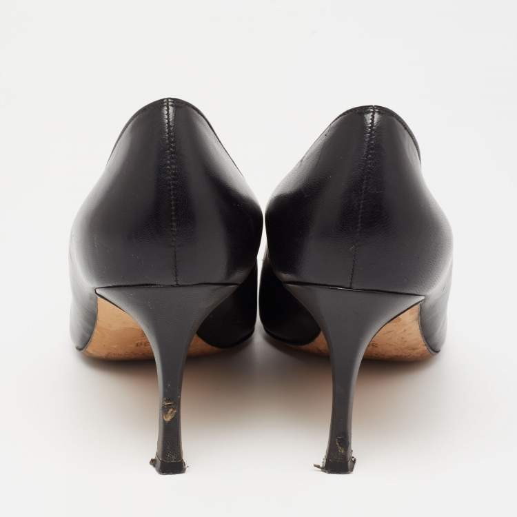 مملوكة مسبقًا Manolo Blahnik Black Leather BB Pointed Toe Pumps Size 38