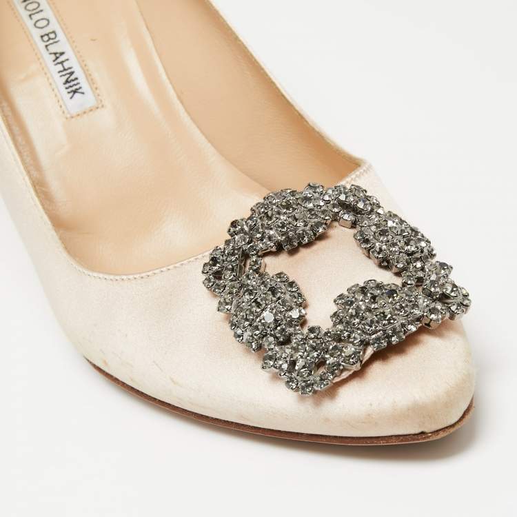 Pre Owned Manolo Blahnik Beige  Satin Hangisi  Pumps Size 39