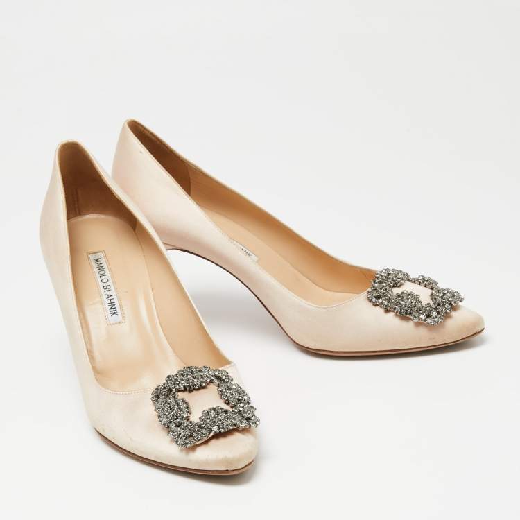 Pre Owned Manolo Blahnik Beige  Satin Hangisi  Pumps Size 39