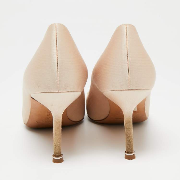 Pre Owned Manolo Blahnik Beige  Satin Hangisi  Pumps Size 39