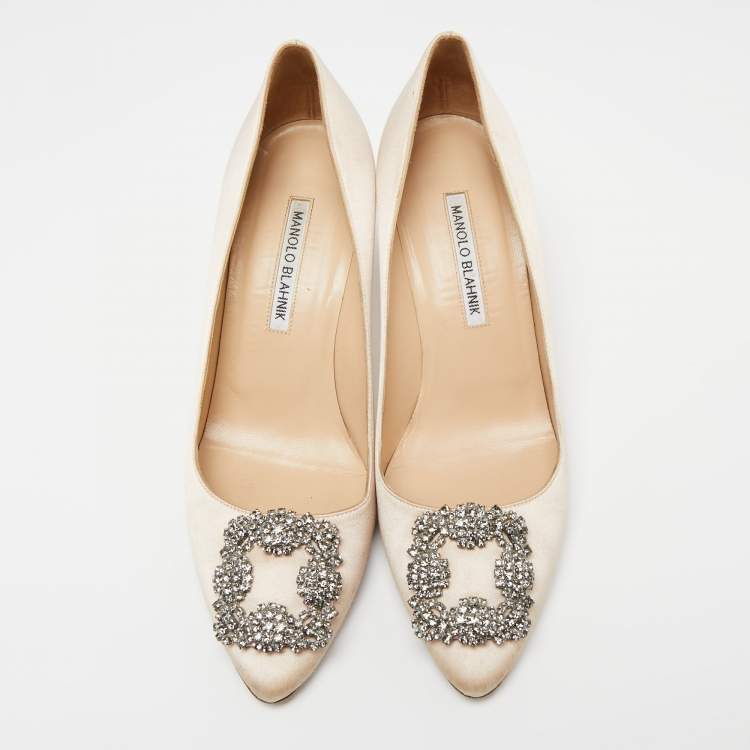 Pre Owned Manolo Blahnik Beige  Satin Hangisi  Pumps Size 39