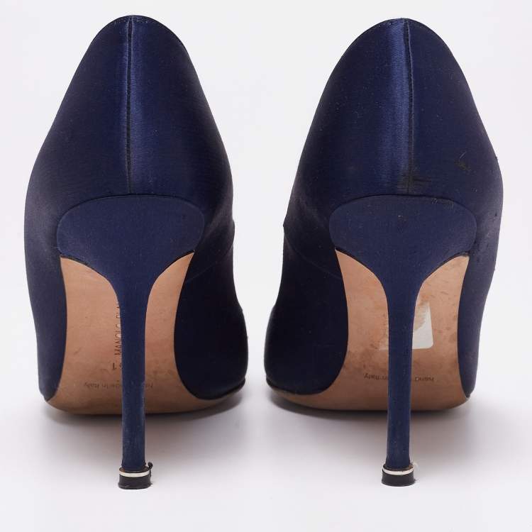 Pre Owned Manolo Blahnik Navy Blue Satin Hangisi Pumps Size 41