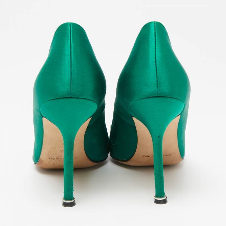 Pre Owned Manolo Blahnik Green Satin Hangisi  Pumps Size 38
