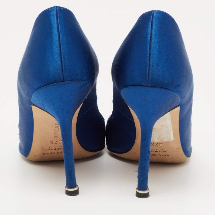 Pre Owned Manolo Blahnik Blue Satin Hangisi Pumps Size 37.5
