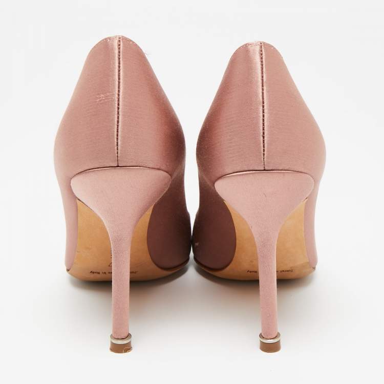 Pre Owned Manolo Blahnik Pink Satin Hangisi Pumps Size 37