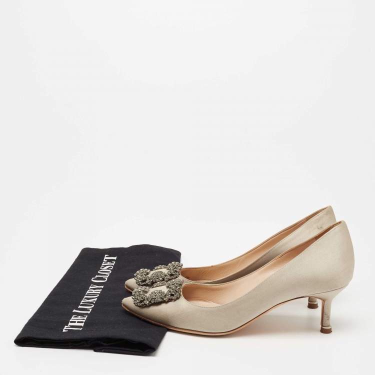 Pre Owned Manolo Blahnik Grey Satin Hangisi Pumps Size 35