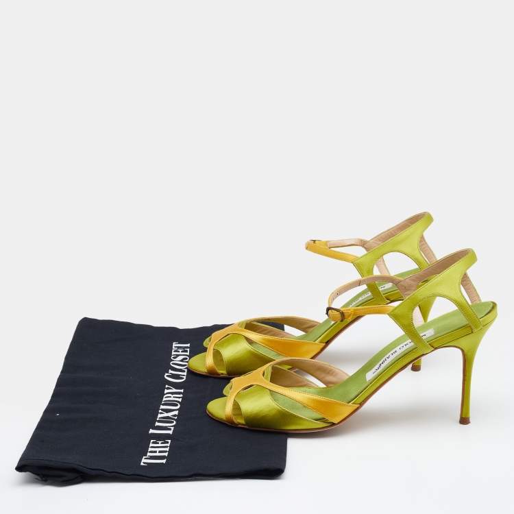 مملوكة مسبقًا Manolo Blahnik Green/Yellow Satin Ankle Strap Sandals Size 39.5