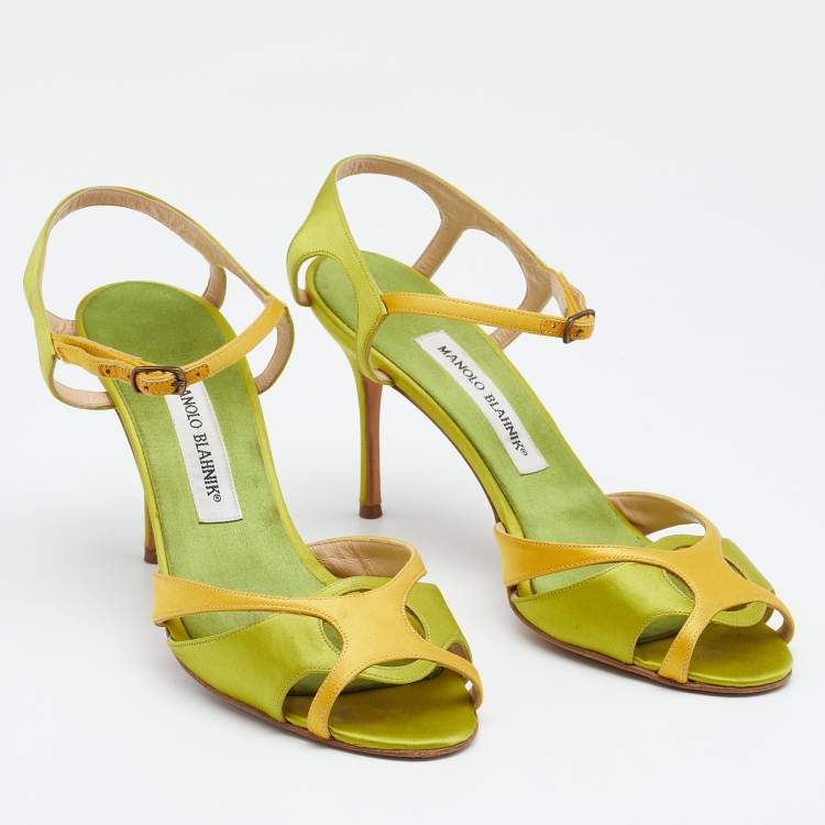 مملوكة مسبقًا Manolo Blahnik Green/Yellow Satin Ankle Strap Sandals Size 39.5