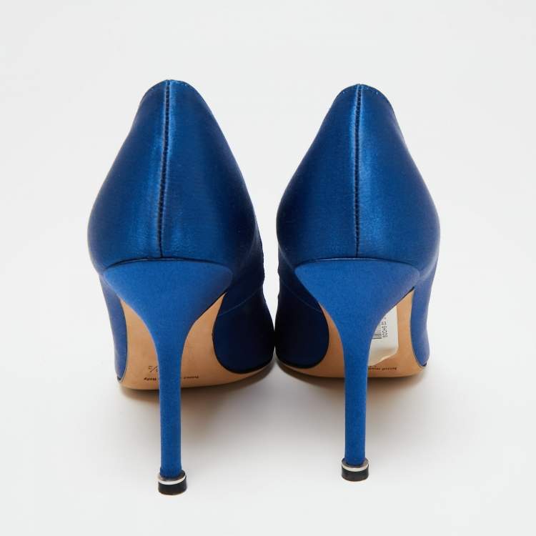 Pre Owned Manolo Blahnik Blue Satin Hangisi Pumps Size 37.5