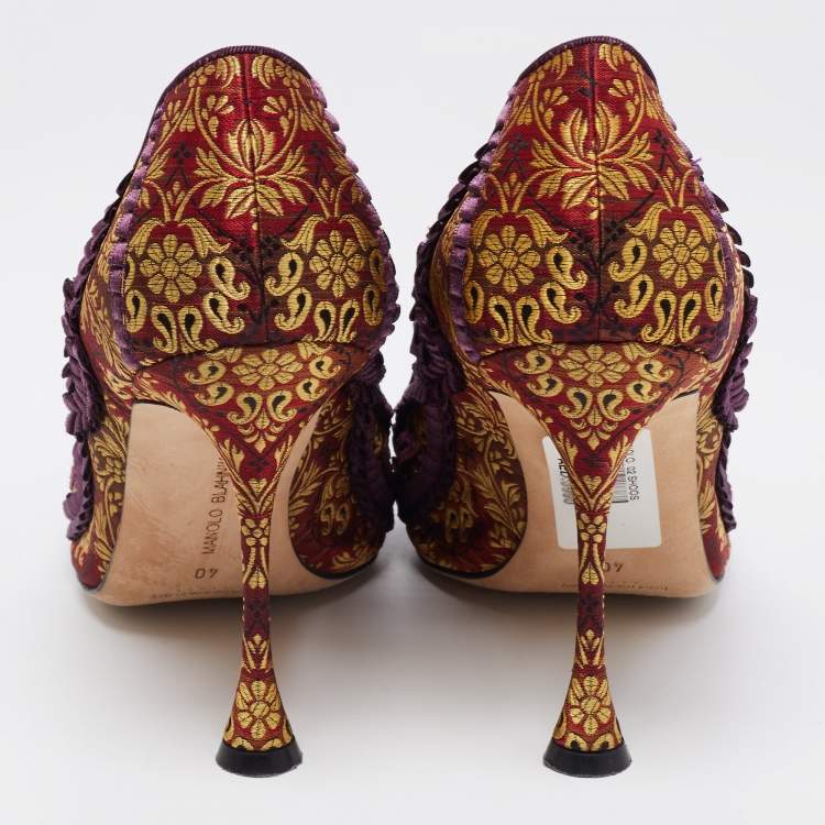 Pre Owned Manolo Blahnik Multicolor Fabric Brocade Slip On Pumps Size 40