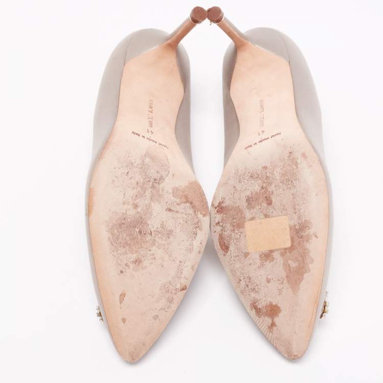 Pre Owned Manolo Blahnik Silver Satin Hangisi Crystal Embellished Pointed Toe Pumps Size 41