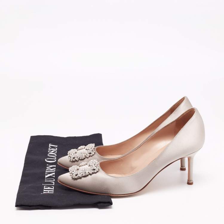 Pre Owned Manolo Blahnik Silver Satin Hangisi Crystal Embellished Pointed Toe Pumps Size 41