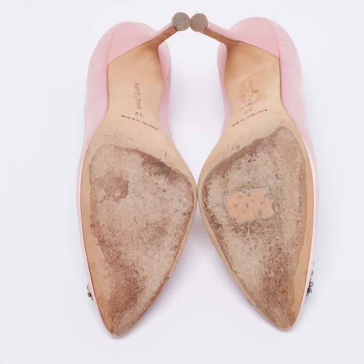 مملوكة مسبقًا Manolo Blahnik Pink Satin Hangisi Pumps Size 37
