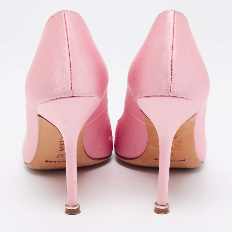 مملوكة مسبقًا Manolo Blahnik Pink Satin Hangisi Pumps Size 37