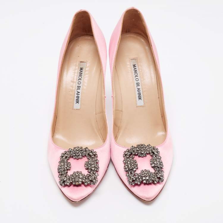 مملوكة مسبقًا Manolo Blahnik Pink Satin Hangisi Pumps Size 37