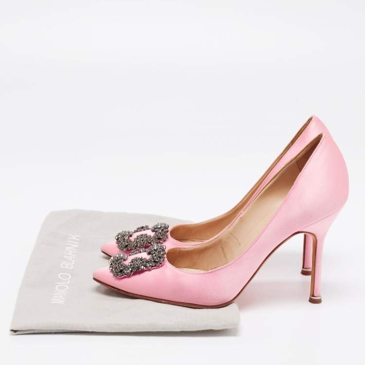 مملوكة مسبقًا Manolo Blahnik Pink Satin Hangisi Pumps Size 37