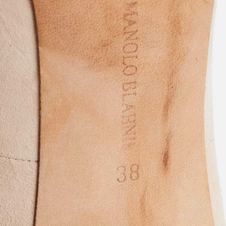 مملوكة مسبقًا Manolo Blahnik Beige Suede Round Toe Pumps Size 38