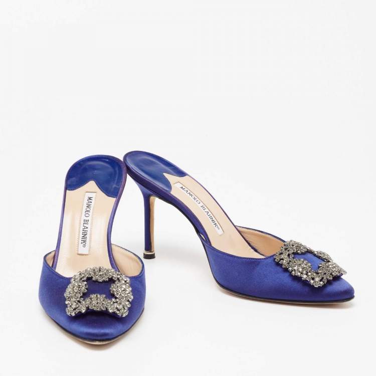 Pre Owned Manolo Blahnik Blue Satin Hangisi Pointed-Toe Mules Size 38.5
