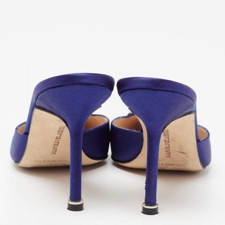 Pre Owned Manolo Blahnik Blue Satin Hangisi Pointed-Toe Mules Size 38.5