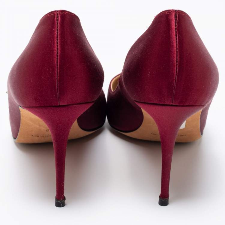 Pre Owned Manolo Blahnik Burgundy Satin Nadira Pointed-Toe Pumps Size 39
