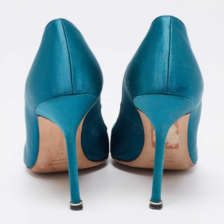 Pre Owned Manolo Blahnik Teal Satin Hangisi Pumps Size 40
