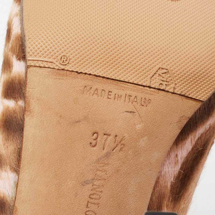 Pre Owned Manolo Blahnik Brown/White Calf Hair And Leather Peep Pumps Size 37.5