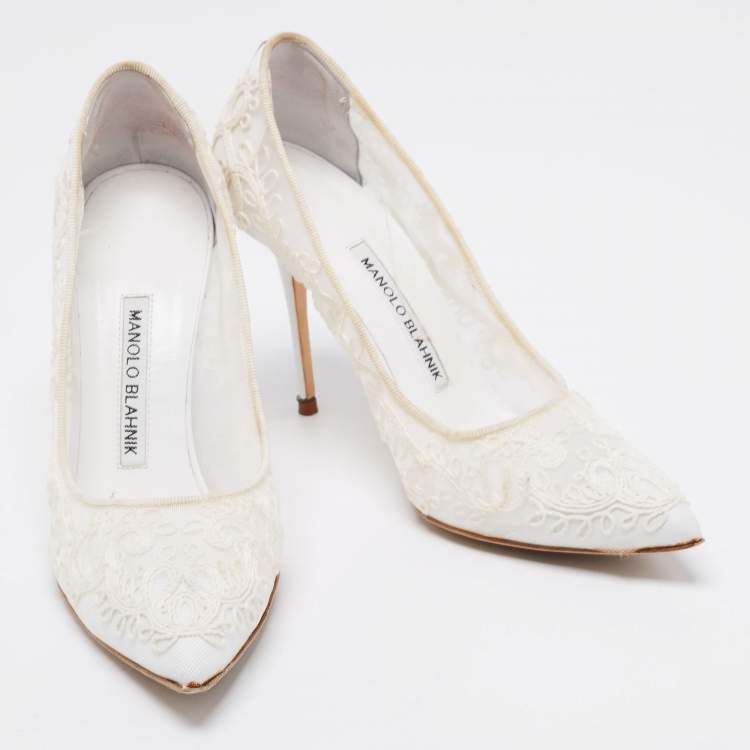 Pre Owned Manolo Blahnik White Lace and Mesh BBLA Bride Pumps Size 35.5