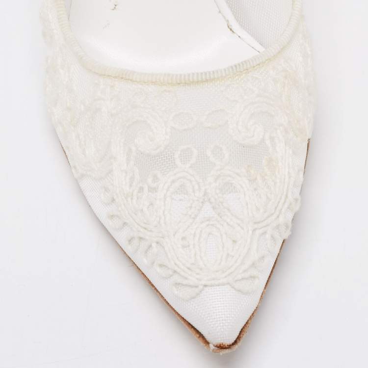 Pre Owned Manolo Blahnik White Lace and Mesh BBLA Bride Pumps Size 35.5
