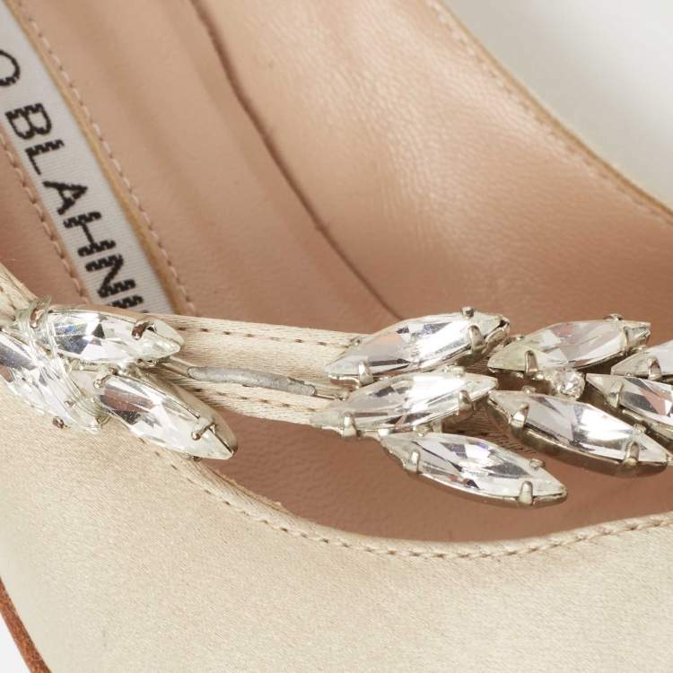 Pre Owned Manolo Blahnik Ivory Satin Nadira Pumps Size 34.5