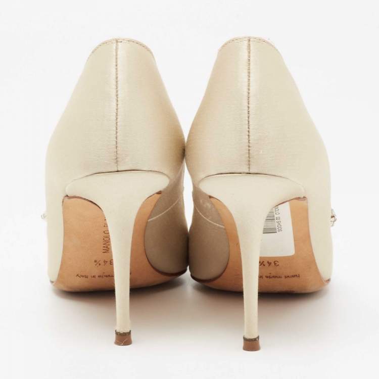 Pre Owned Manolo Blahnik Ivory Satin Nadira Pumps Size 34.5