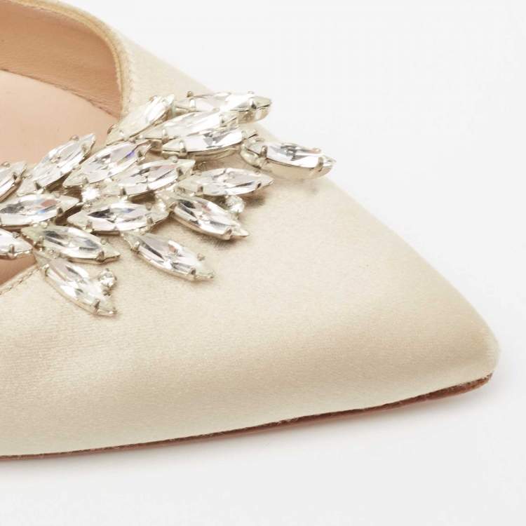 Pre Owned Manolo Blahnik Ivory Satin Nadira Pumps Size 34.5