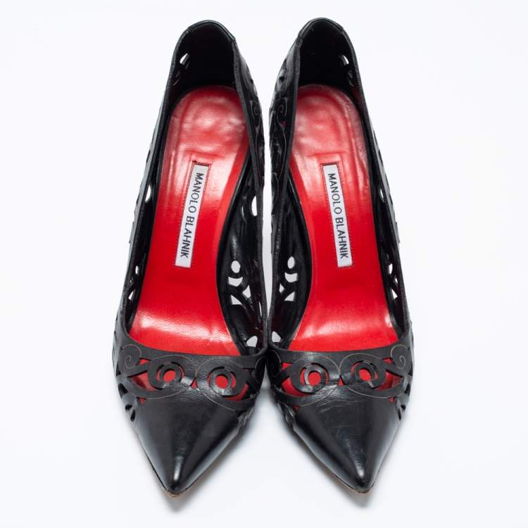 مملوكة مسبقًا Manolo Blahnik Black Laser-Cut Leather BB Roc Pumps Size 40
