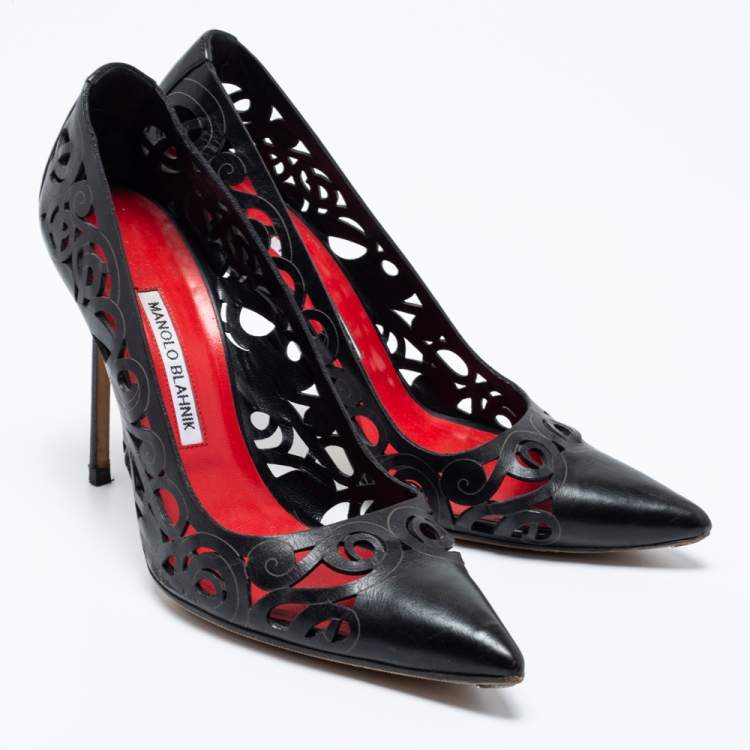 مملوكة مسبقًا Manolo Blahnik Black Laser-Cut Leather BB Roc Pumps Size 40