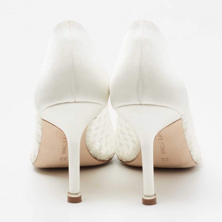Pre Owned Manolo Blahnik White/Grey Lace and Satin Hangisi Pointed Toe Pumps Size 36