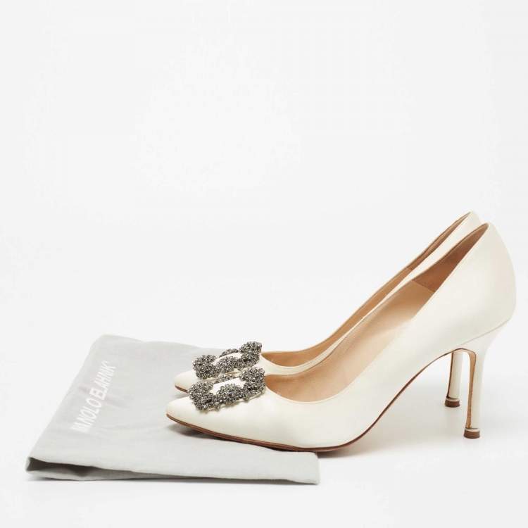 Pre Owned Manolo Blahnik Off White Satin Hangisi Pumps Size 38.5