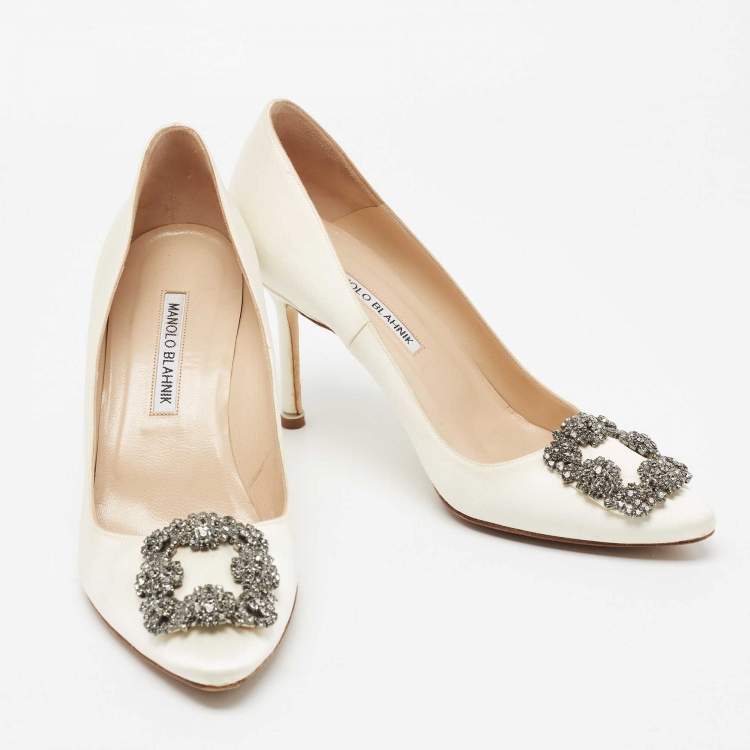 Pre Owned Manolo Blahnik Off White Satin Hangisi Pumps Size 38.5